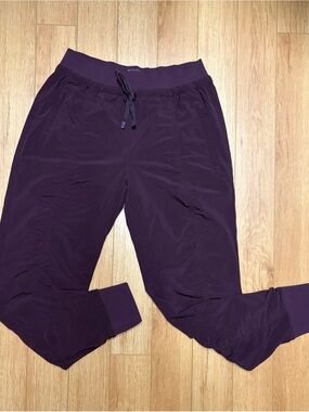 Athleta Women's Burgundy Lined Joggers
